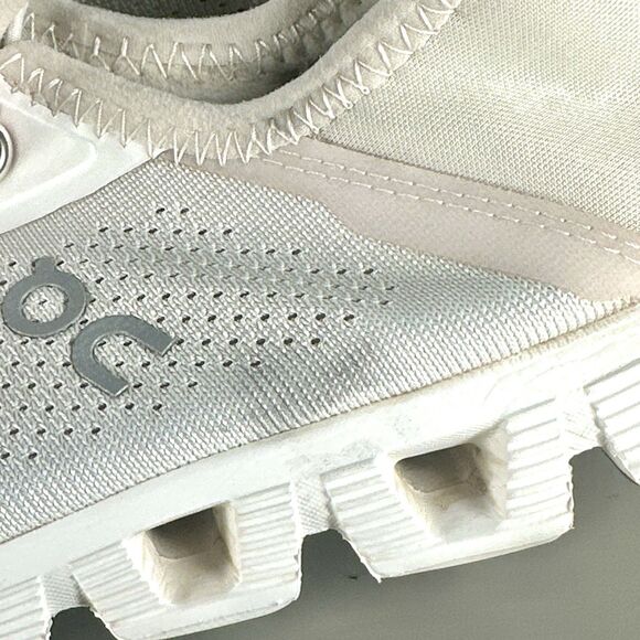 On Cloud 5 Coast Lifestyle Shoes Women's Size 9 Beige White Sneakers Lightweight - Picture 6 of 16